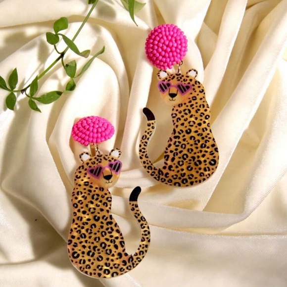 Super Cute Earrings - Picture 2 of 4